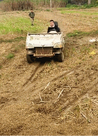 敞篷越野车