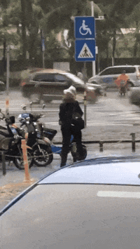 只要头不湿，就是没淋到雨