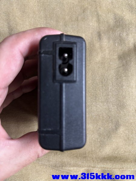 SONY 5号7号电池充电器 07_调整大小.JPG