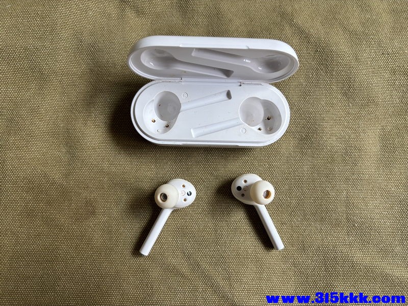 华为蓝牙耳机 04_调整大小.JPG