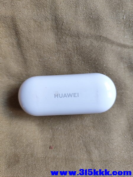 华为蓝牙耳机 05_调整大小.jpg